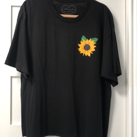 🆕🌻🌝You Are My Sunshine Sunflower graphic Top! 100% C. Back/front screen! - Picture 5 of 5